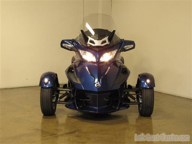 2011-can-am-spyder-001.jpg