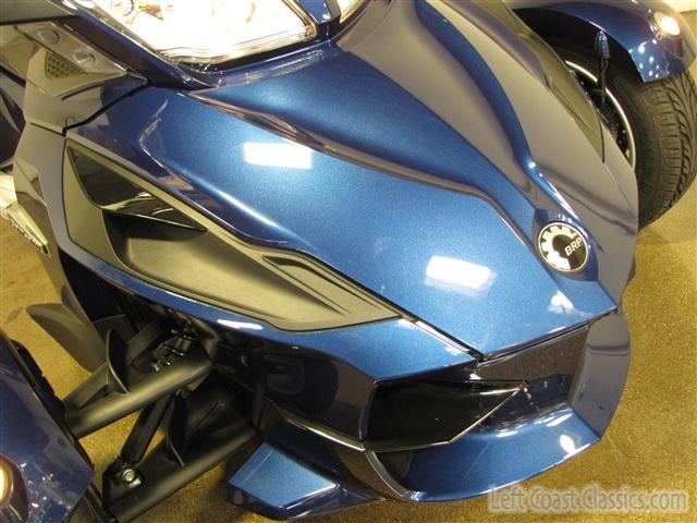 2011-can-am-spyder-034.jpg