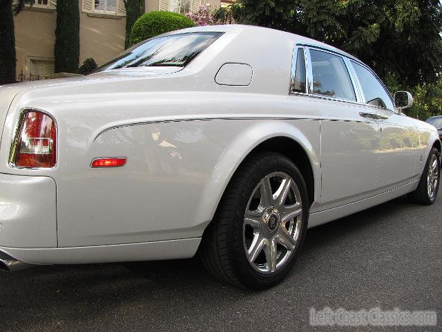 2011-rolls-royce-spirit-of-ecstasy-055.jpg