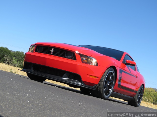 2012-ford-mustang-boss-302-005.jpg