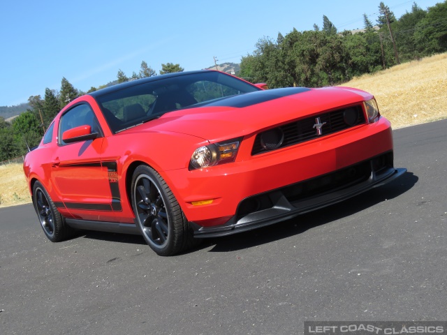 2012-ford-mustang-boss-302-021.jpg