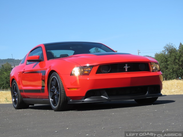 2012-ford-mustang-boss-302-025.jpg