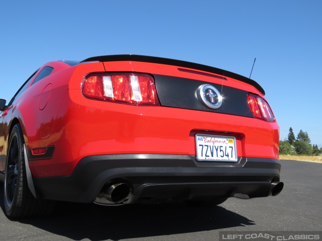 2012-ford-mustang-boss-302-037.jpg