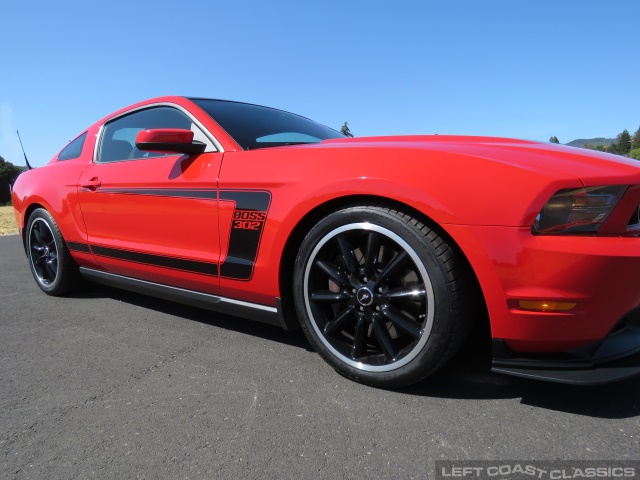 2012-ford-mustang-boss-302-047.jpg