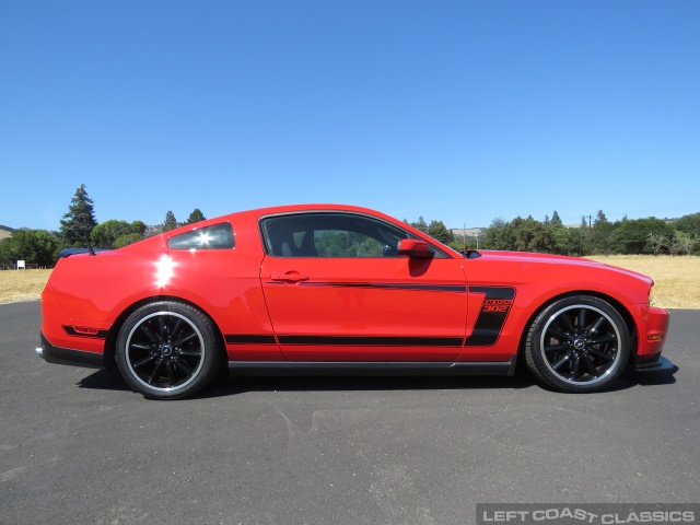 2012-ford-mustang-boss-302-162.jpg