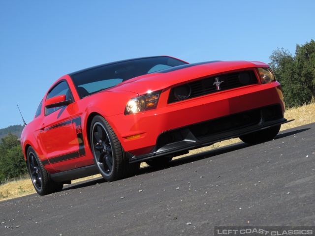 2012-ford-mustang-boss-302-163.jpg