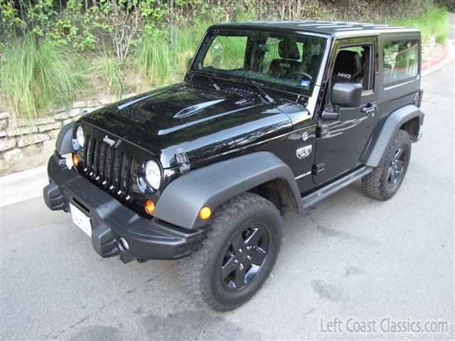 2012-jeep-wrangler-call-of-duty-003.jpg