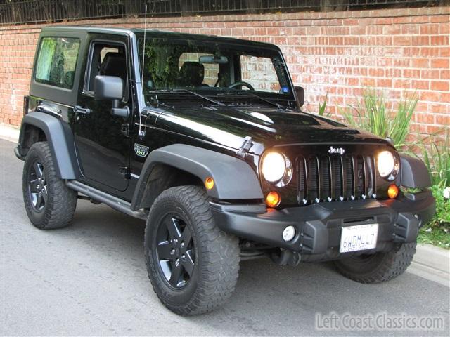 2012-jeep-wrangler-call-of-duty-017.jpg