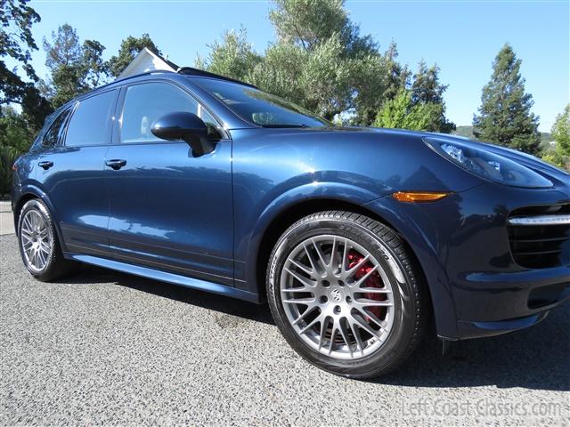 2014-porsche-cayenne-gts-065.jpg