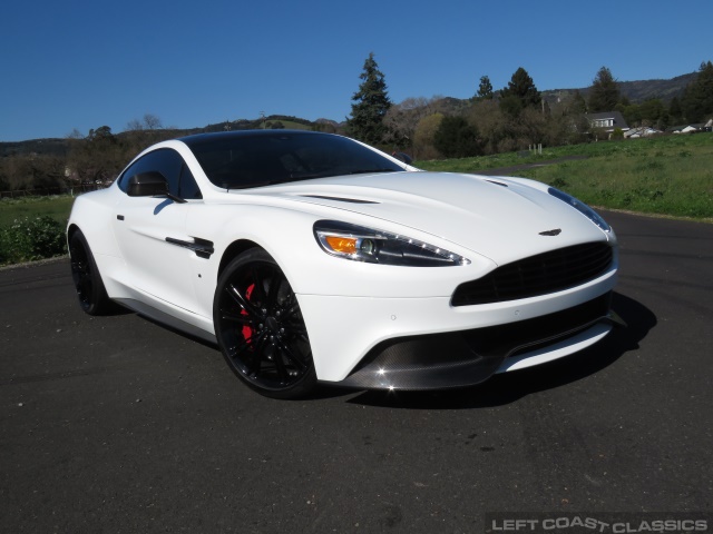 2015-aston-martin-vanquish-030.jpg