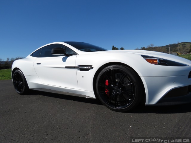 2015-aston-martin-vanquish-061.jpg