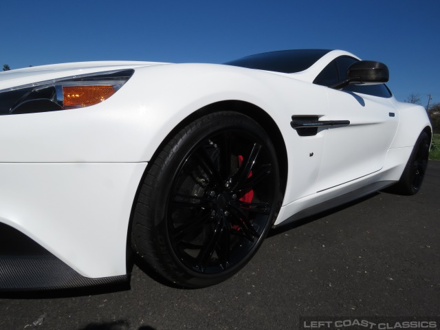 2015-aston-martin-vanquish-062.jpg