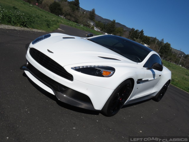 2015-aston-martin-vanquish-136.jpg