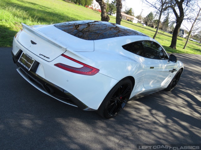 2015-aston-martin-vanquish-140.jpg