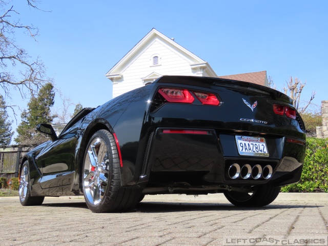 2017-chevrolet-corvette-z51-lt2-031.jpg