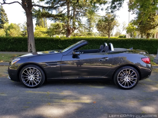 2019-mercedes-benz-amg-slc-43-012.jpg