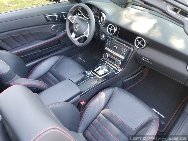 2019-mercedes-benz-amg-slc-43-117.jpg