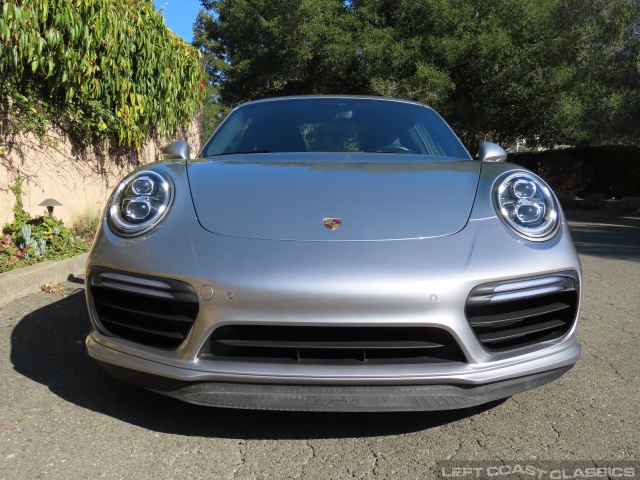 2019-porsche-911-turbo-001.jpg