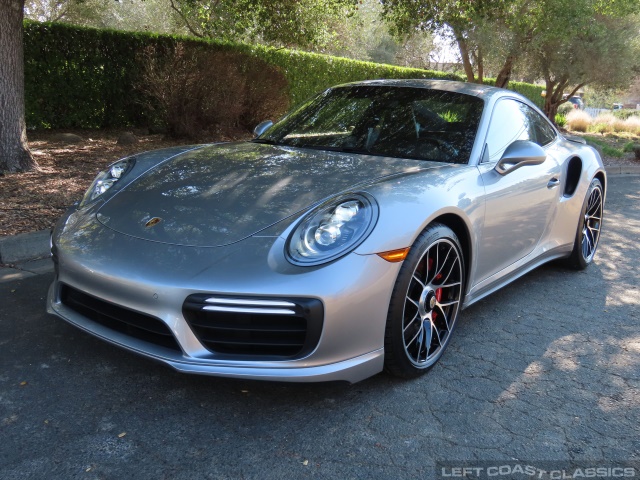 2019-porsche-911-turbo-002.jpg