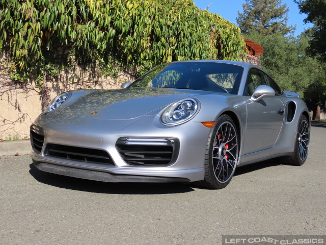 2019-porsche-911-turbo-005.jpg