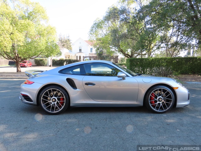 2019-porsche-911-turbo-024.jpg