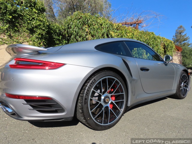 2019-porsche-911-turbo-045.jpg