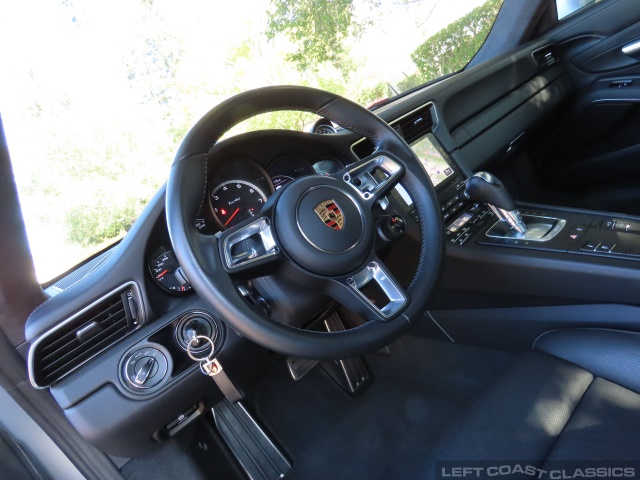 2019-porsche-911-turbo-058.jpg