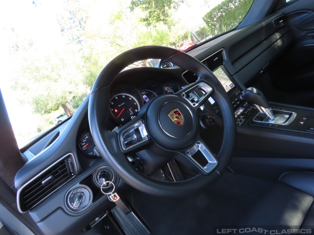 2019-porsche-911-turbo-059.jpg