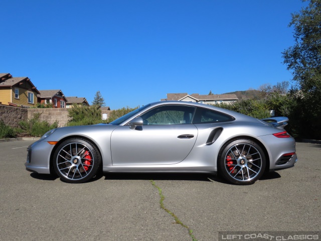 2019-porsche-911-turbo-103.jpg