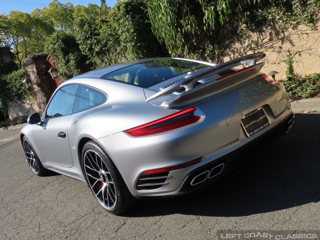 2019-porsche-911-turbo-104.jpg